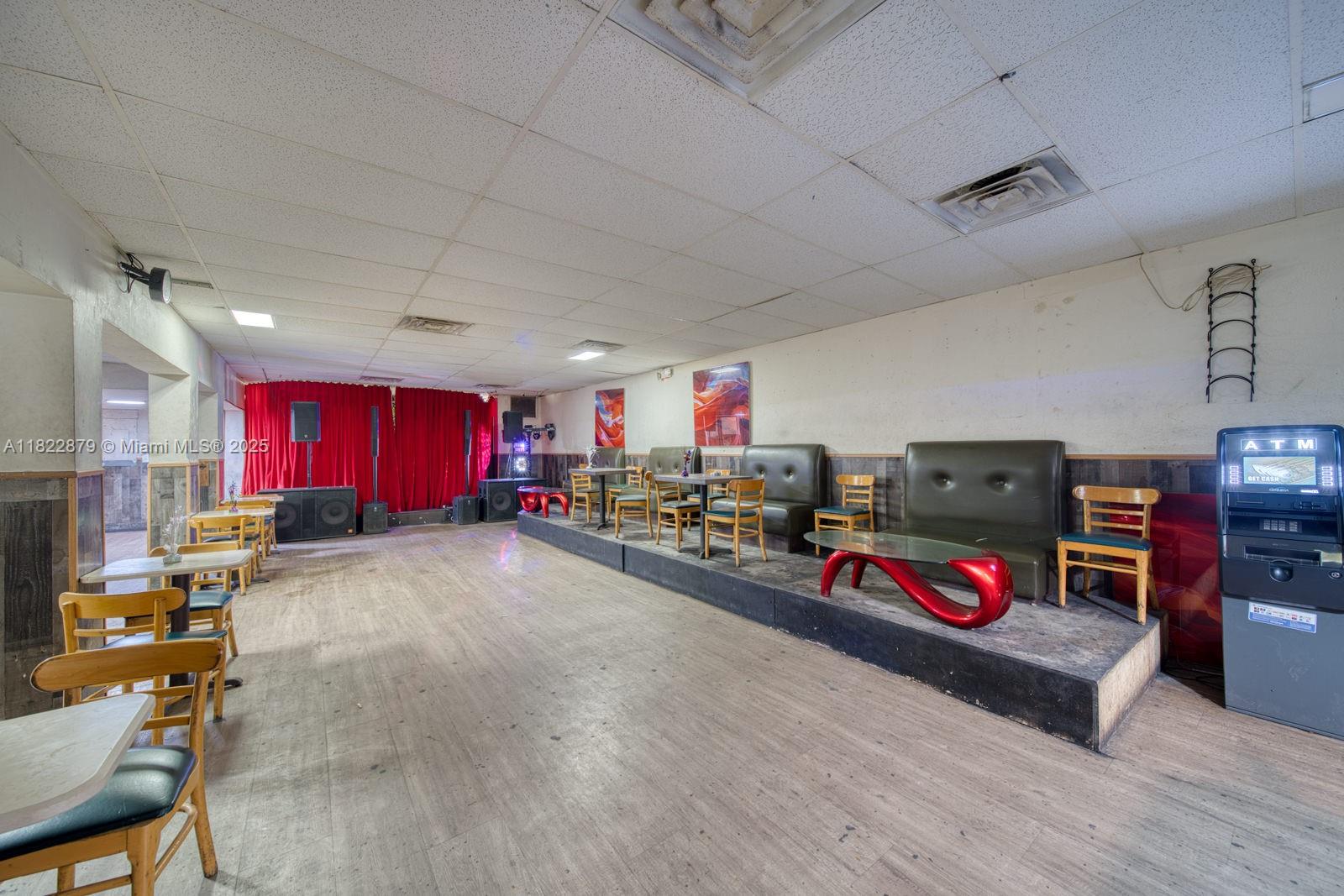 Industrial Warehouse Kitchen & Cafeteria For Sale  In Hialeah