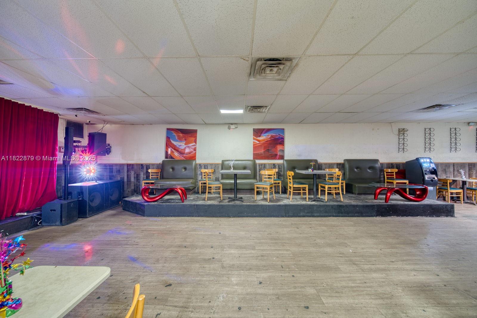 Industrial Warehouse Kitchen & Cafeteria For Sale  In Hialeah