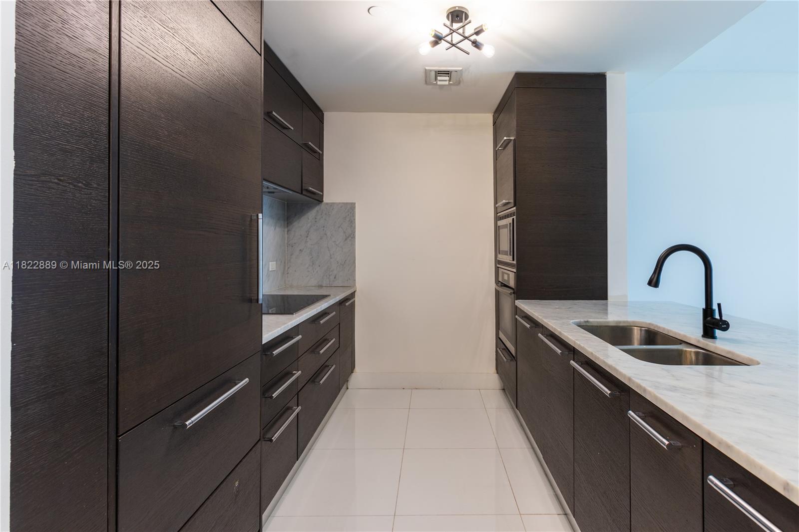 900 Biscayne Blvd #2210, Miami FL 33132