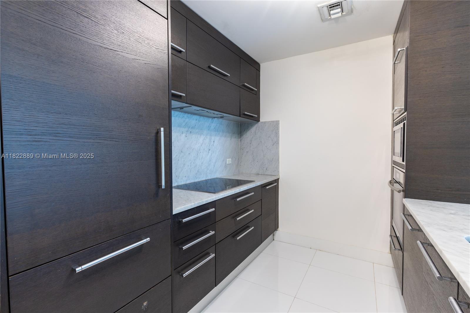 900 Biscayne Blvd #2210, Miami FL 33132