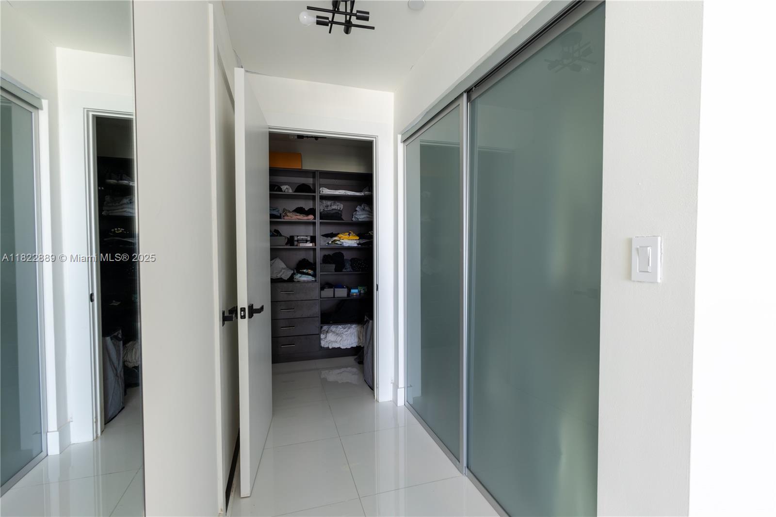 900 Biscayne Blvd #2210, Miami FL 33132