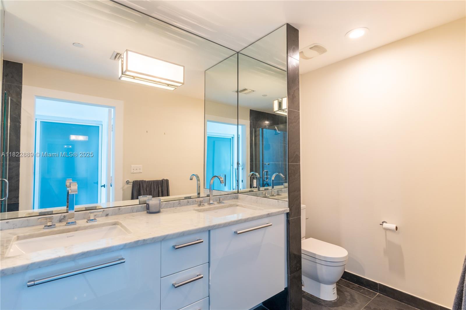 900 Biscayne Blvd #2210, Miami FL 33132