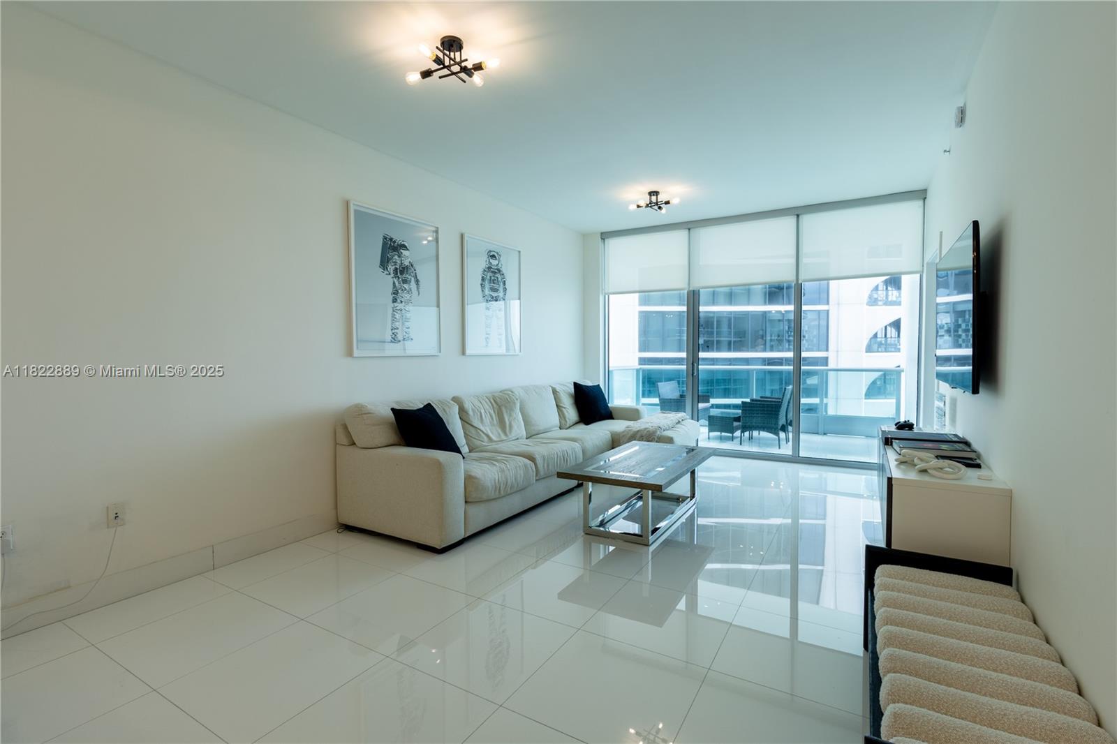 900 Biscayne Blvd #2210, Miami FL 33132