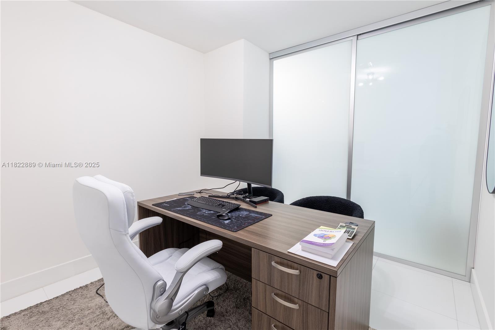 900 Biscayne Blvd #2210, Miami FL 33132