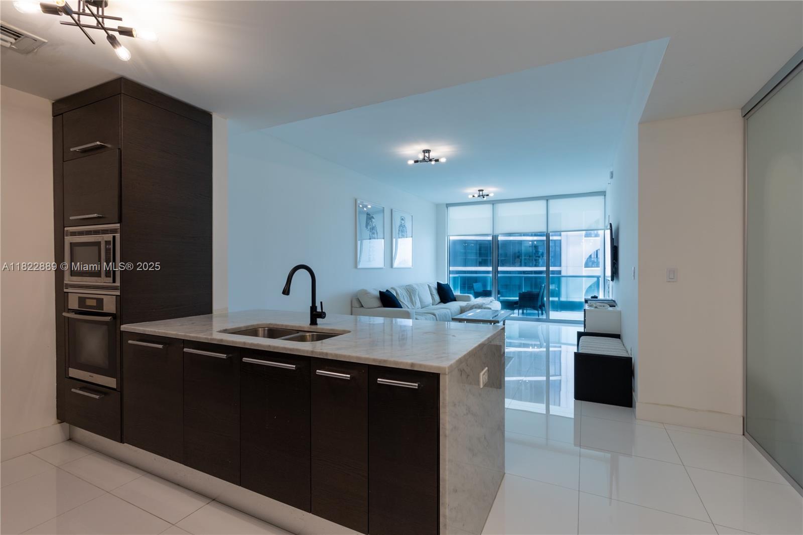 900 Biscayne Blvd #2210, Miami FL 33132