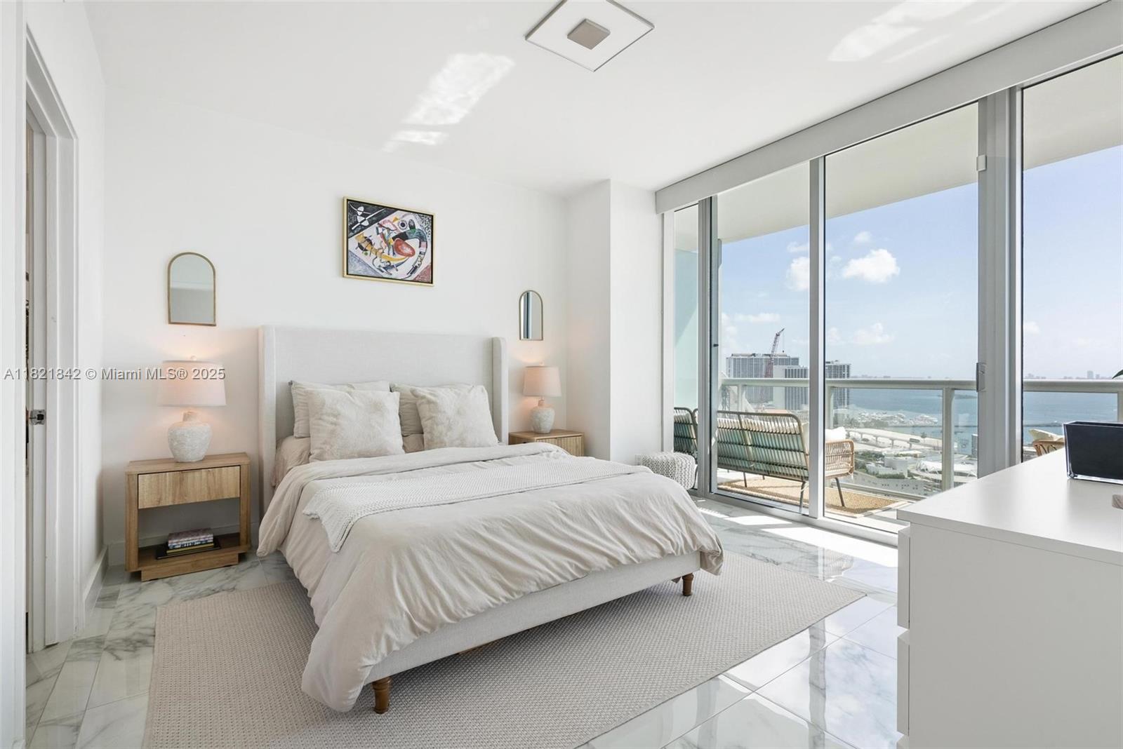 888 Biscayne Blvd #2510, Miami FL 33132