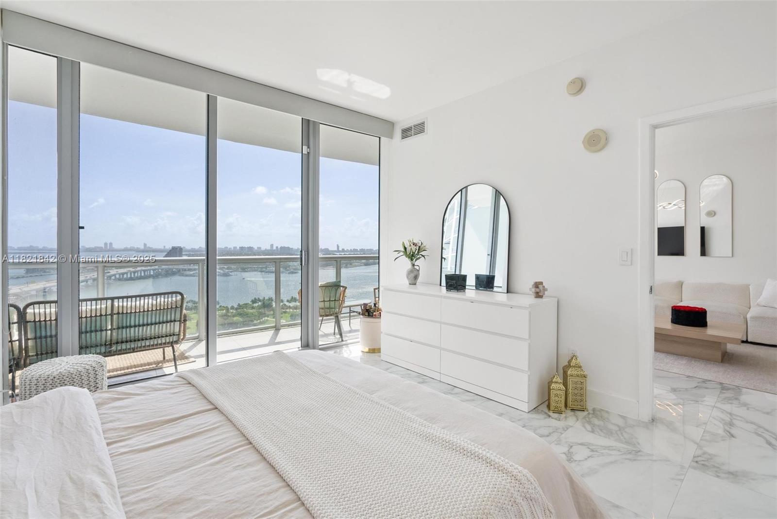 888 Biscayne Blvd #2510, Miami FL 33132