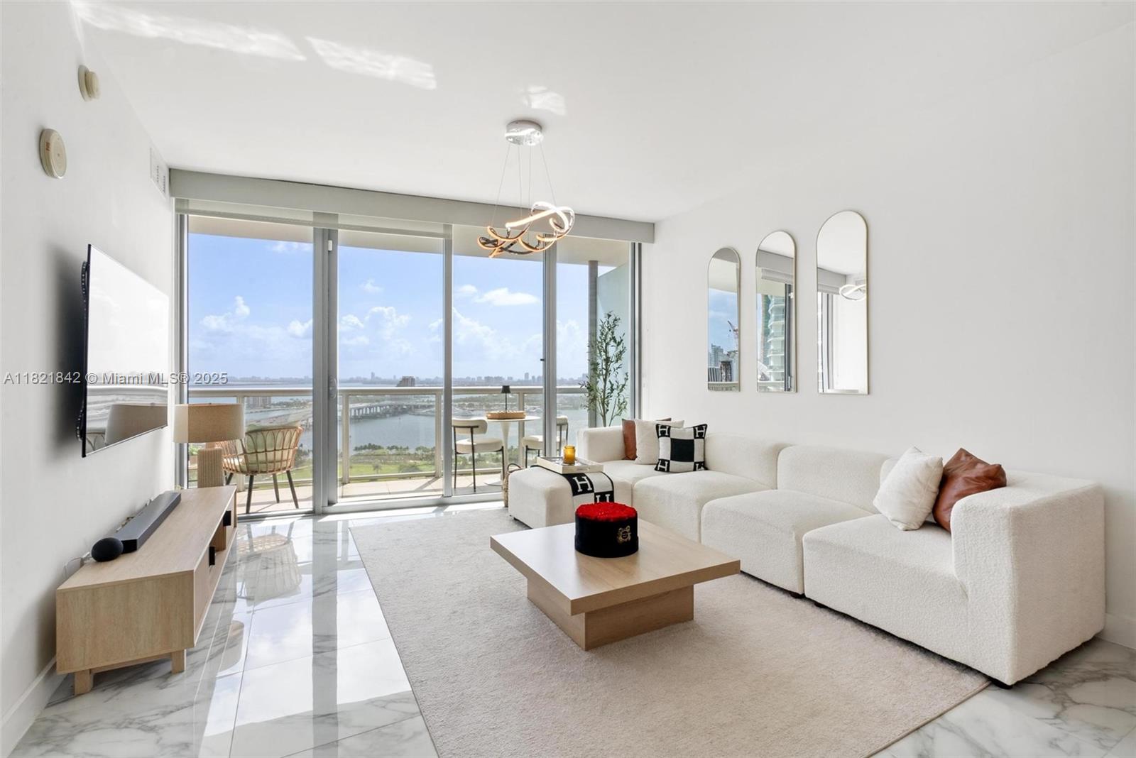 888 Biscayne Blvd #2510, Miami FL 33132