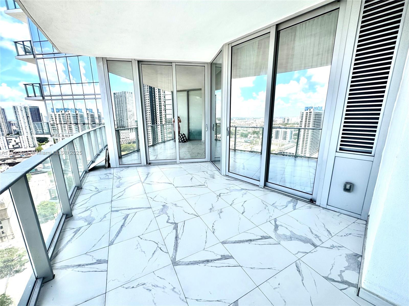 851 NE 1st Ave #2204, Miami FL 33132