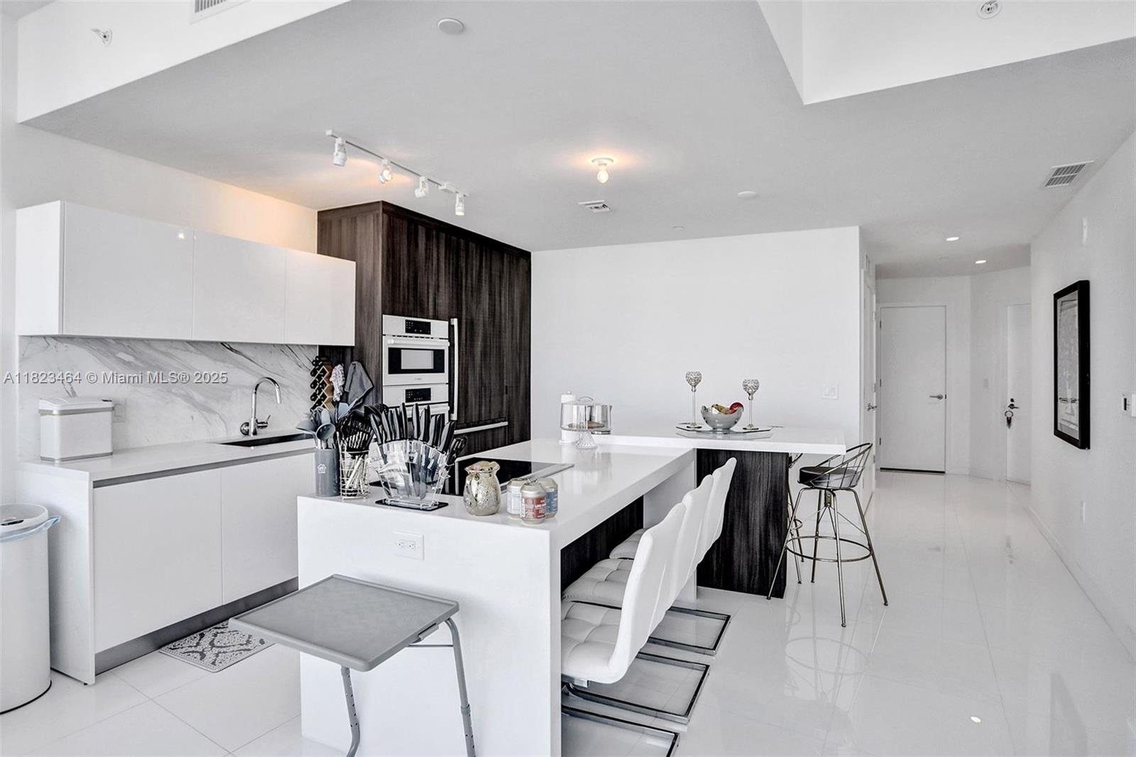 851 NE 1st Ave #2204, Miami FL 33132