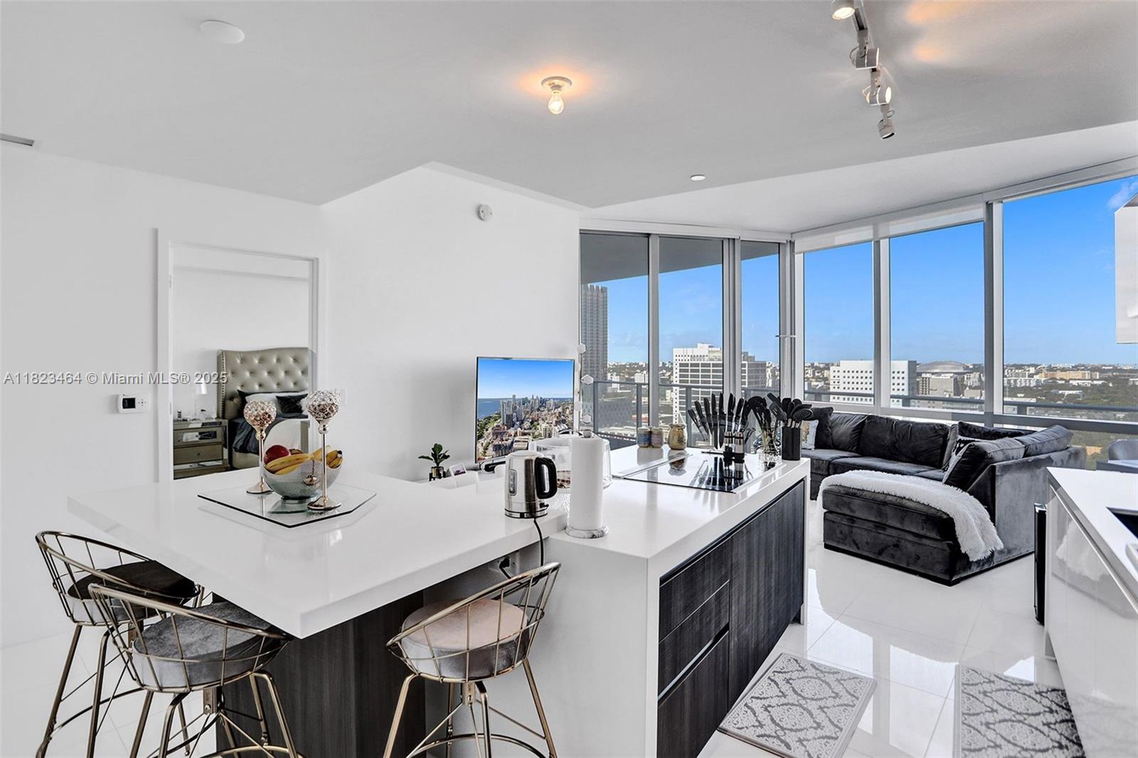 851 NE 1st Ave #2204, Miami FL 33132