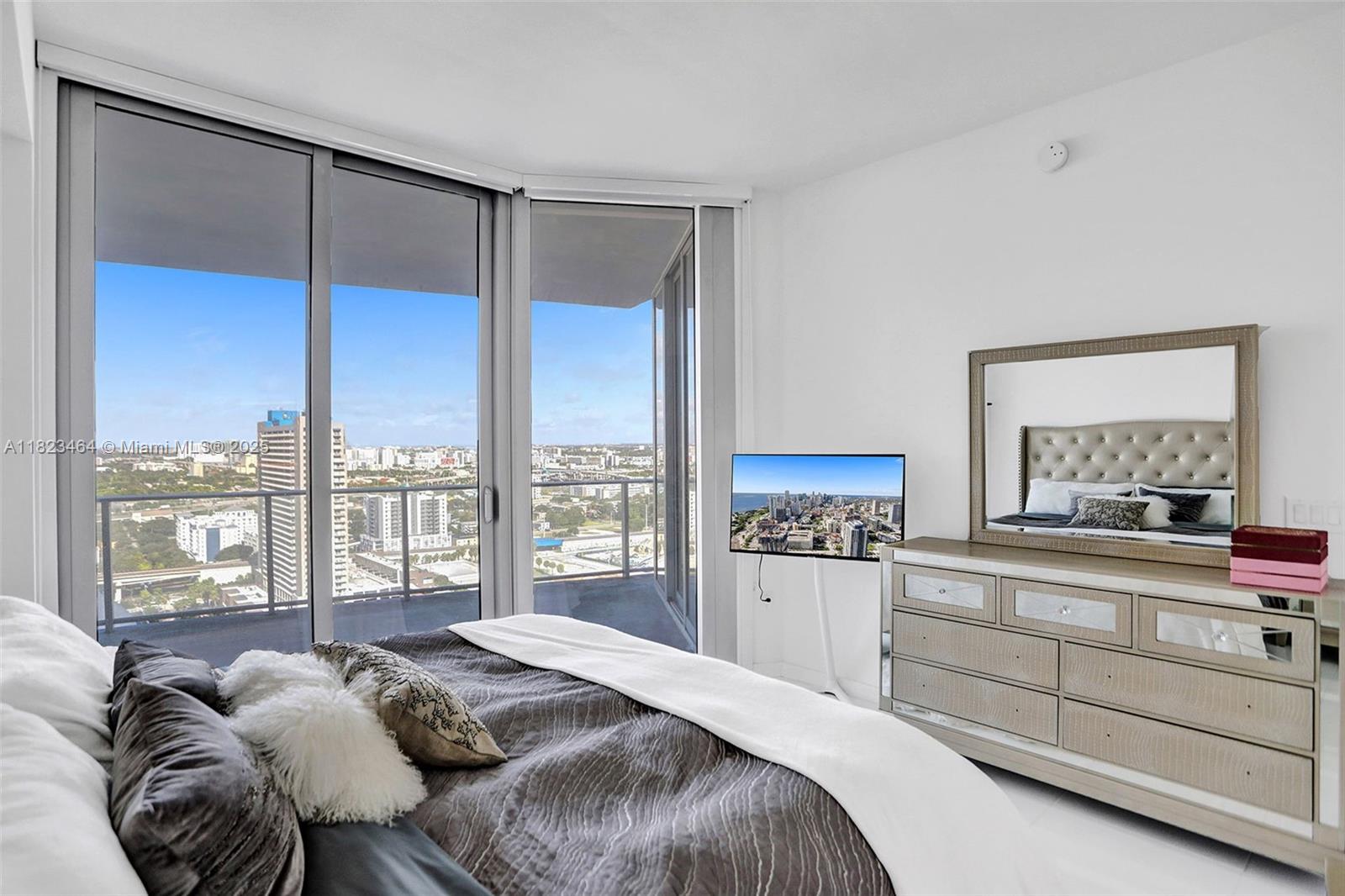 851 NE 1st Ave #2204, Miami FL 33132
