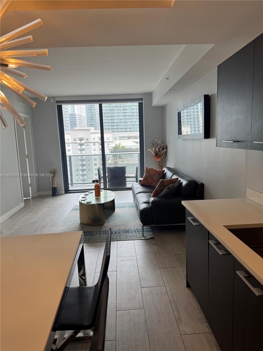 55 SW 9th St #1005, Miami FL 33130
