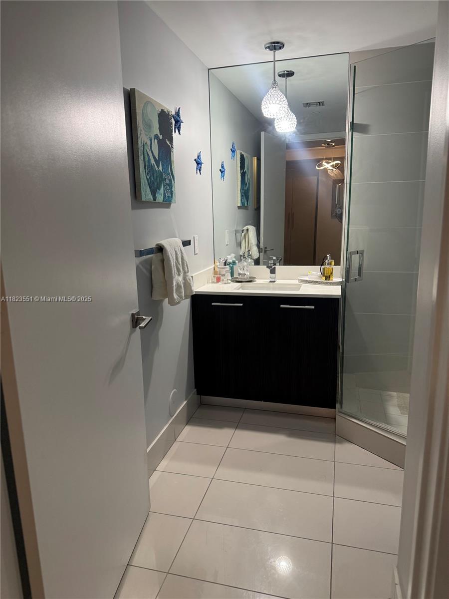 55 SW 9th St #1005, Miami FL 33130