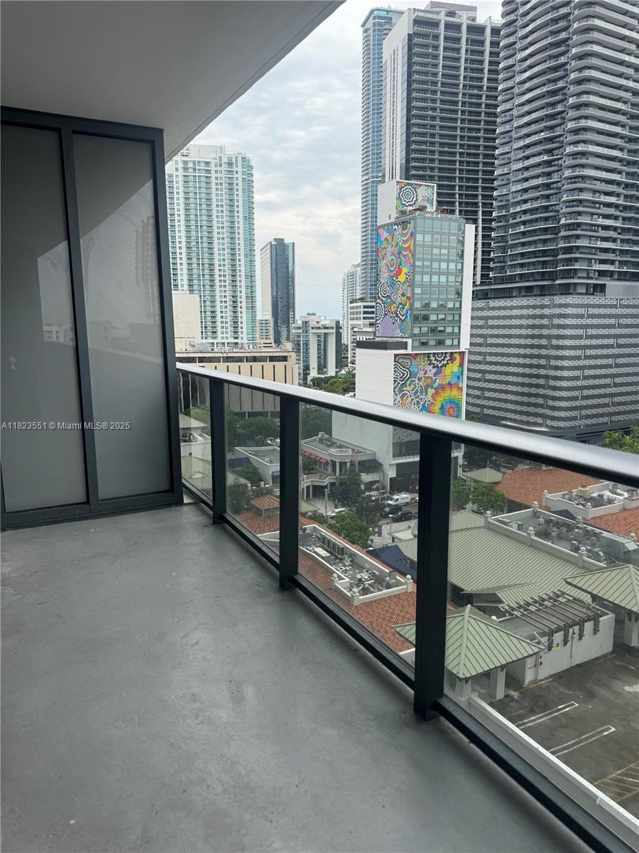 55 SW 9th St #1005, Miami FL 33130