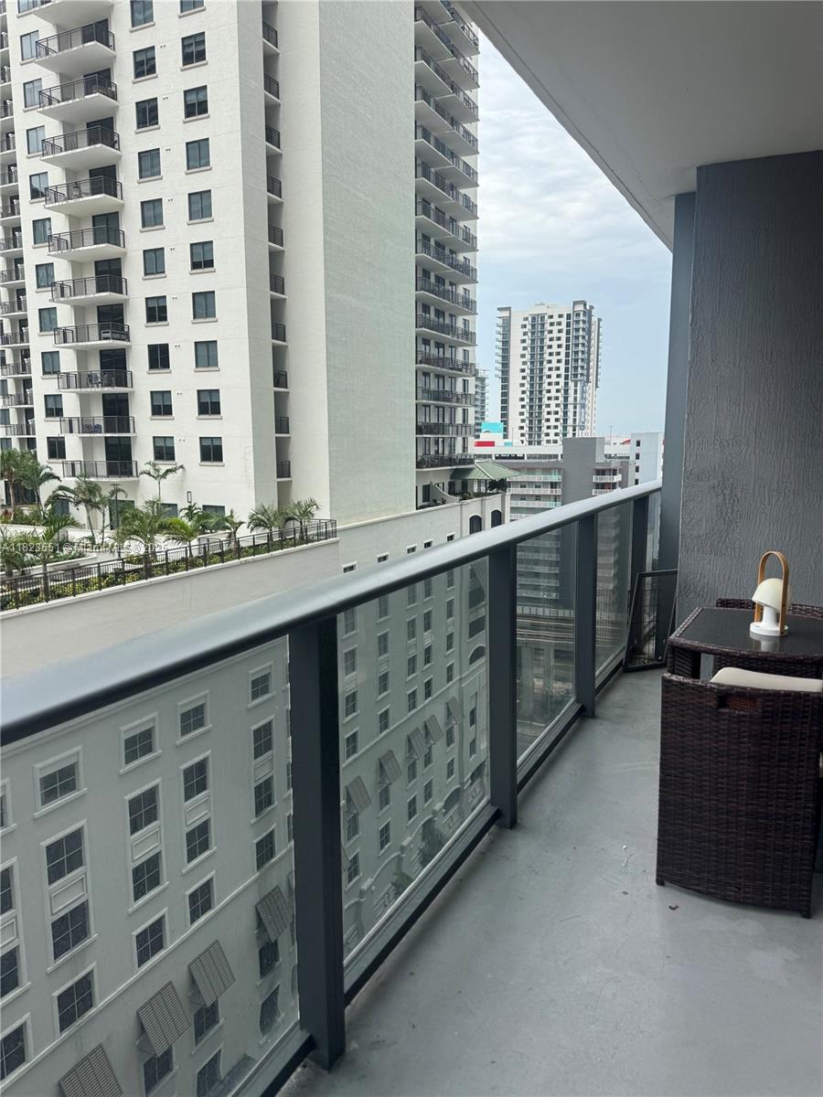 55 SW 9th St #1005, Miami FL 33130