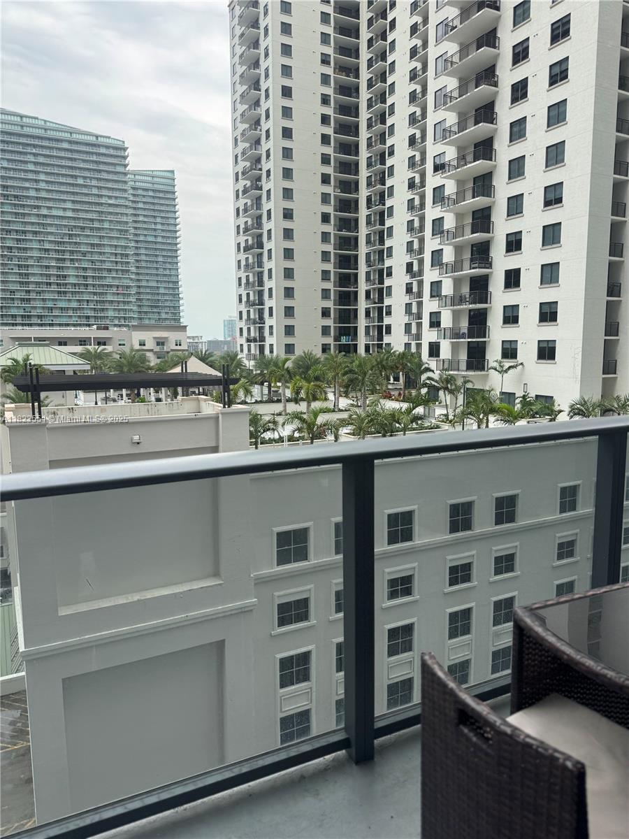 55 SW 9th St #1005, Miami FL 33130