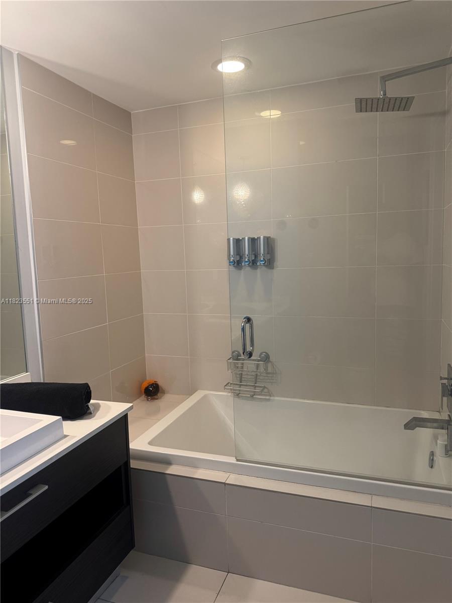 55 SW 9th St #1005, Miami FL 33130