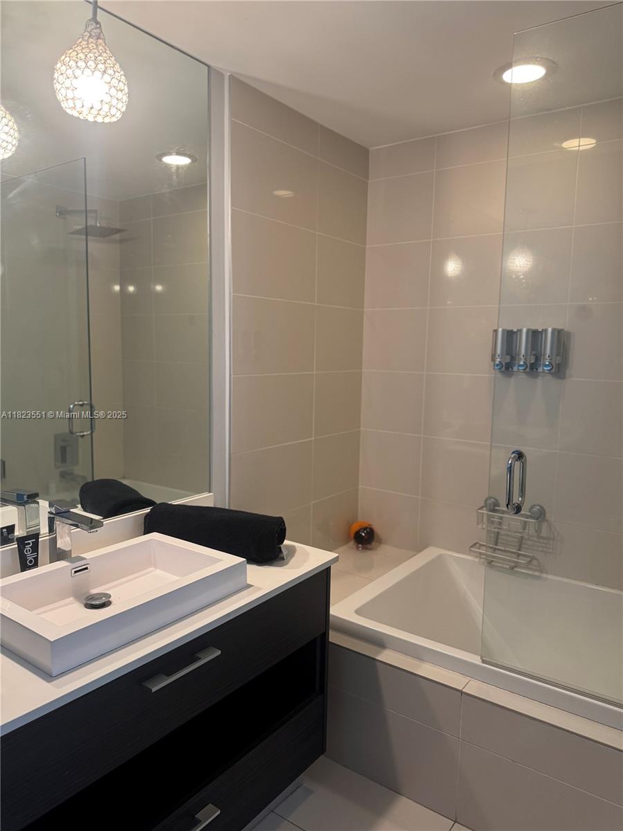 55 SW 9th St #1005, Miami FL 33130