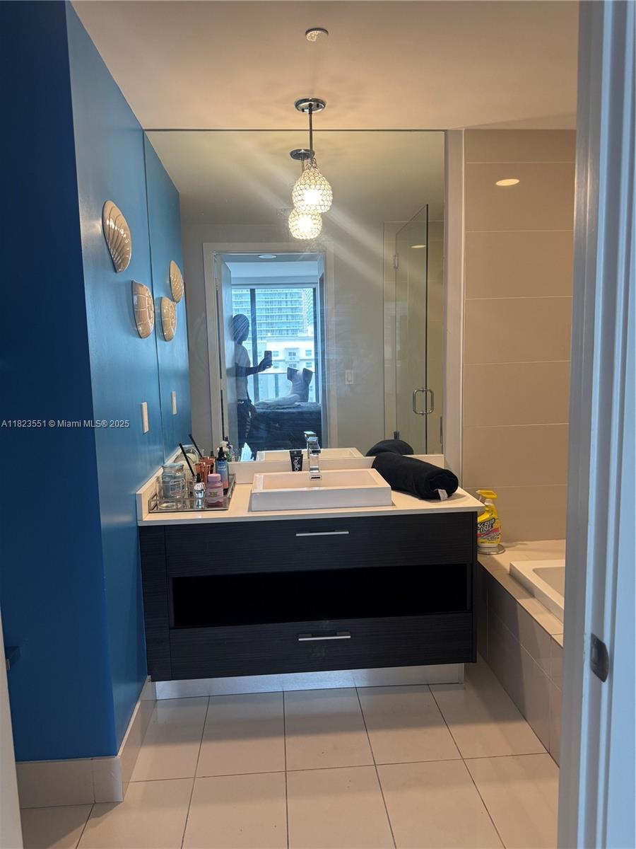 55 SW 9th St #1005, Miami FL 33130