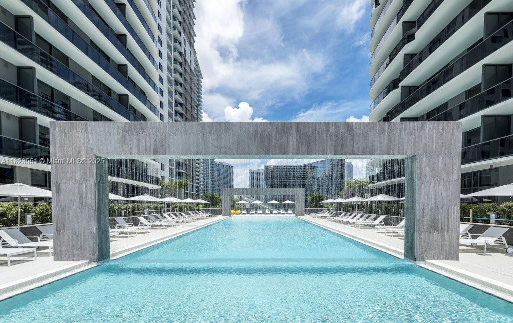 55 SW 9th St #1005, Miami FL 33130