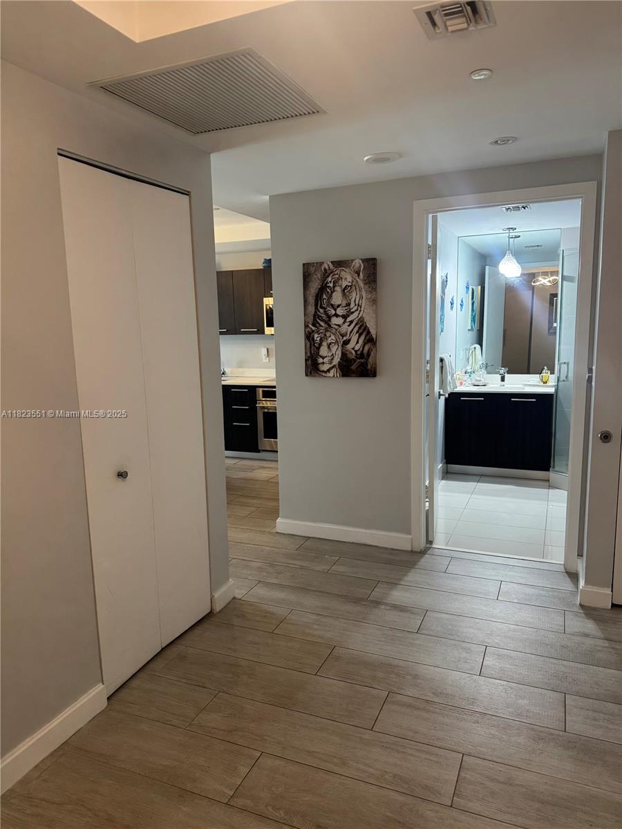 55 SW 9th St #1005, Miami FL 33130