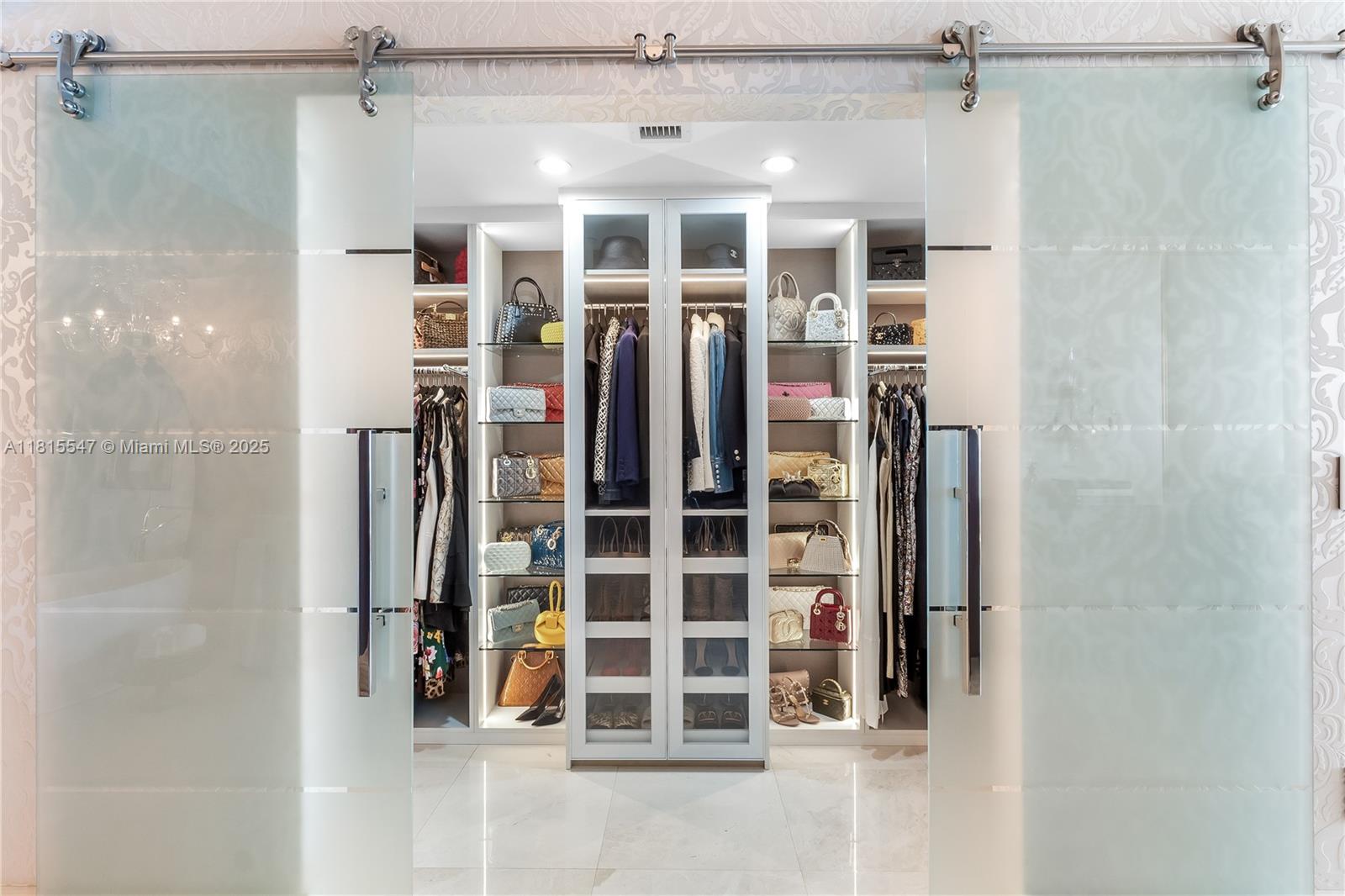 1331 Brickell Bay Dr #2305, Miami FL 33131