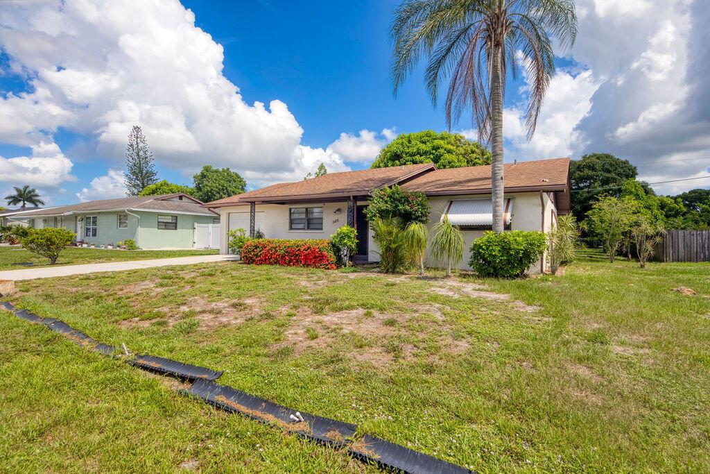 Homes for sale in Port St. Lucie, FL | 325 Se Bayview Terrace, Port St. Lucie, FL 34983 | MLS# R11100010