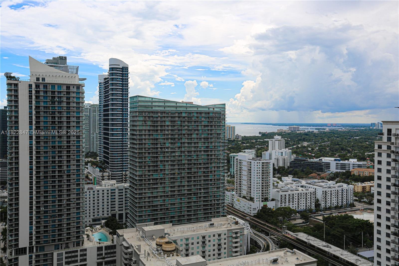 45 SW 9th St #3403, Miami FL 33130