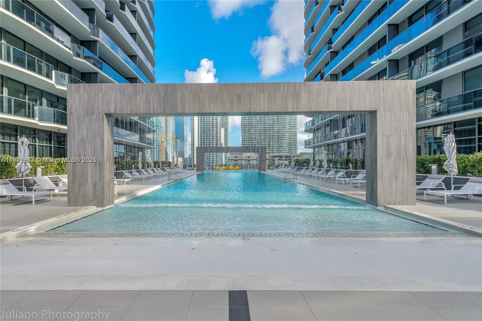 45 SW 9th St #3403, Miami FL 33130