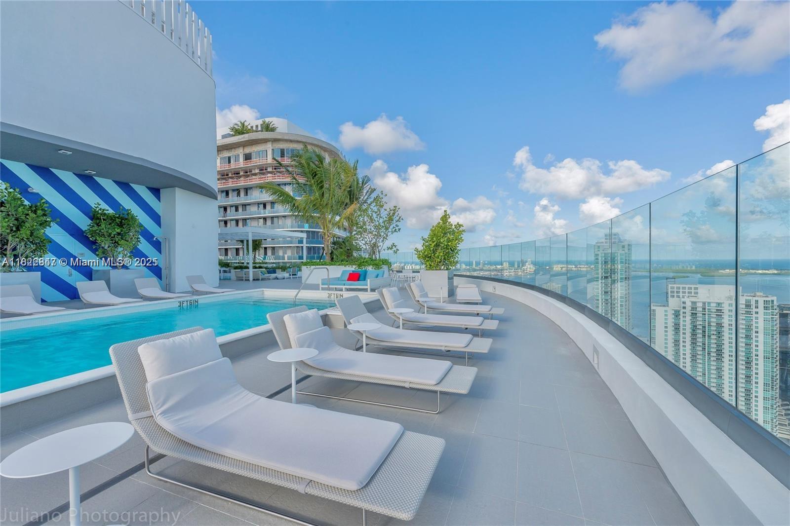 45 SW 9th St #3403, Miami FL 33130