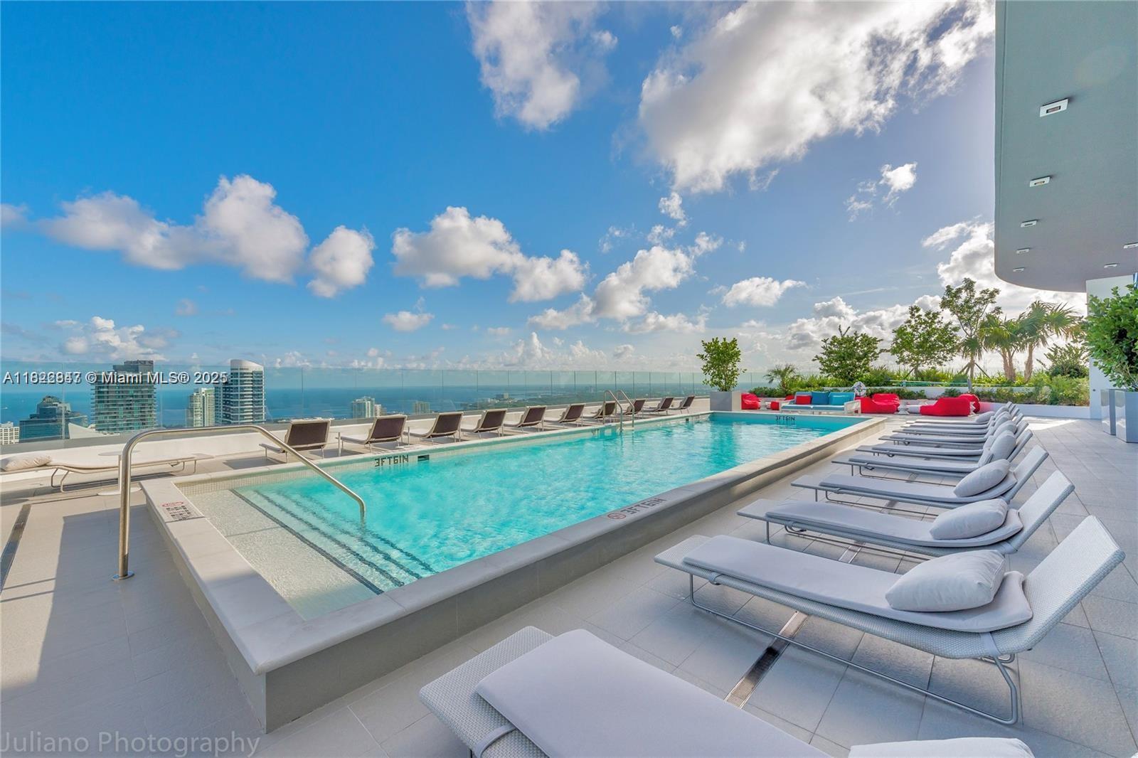45 SW 9th St #3403, Miami FL 33130