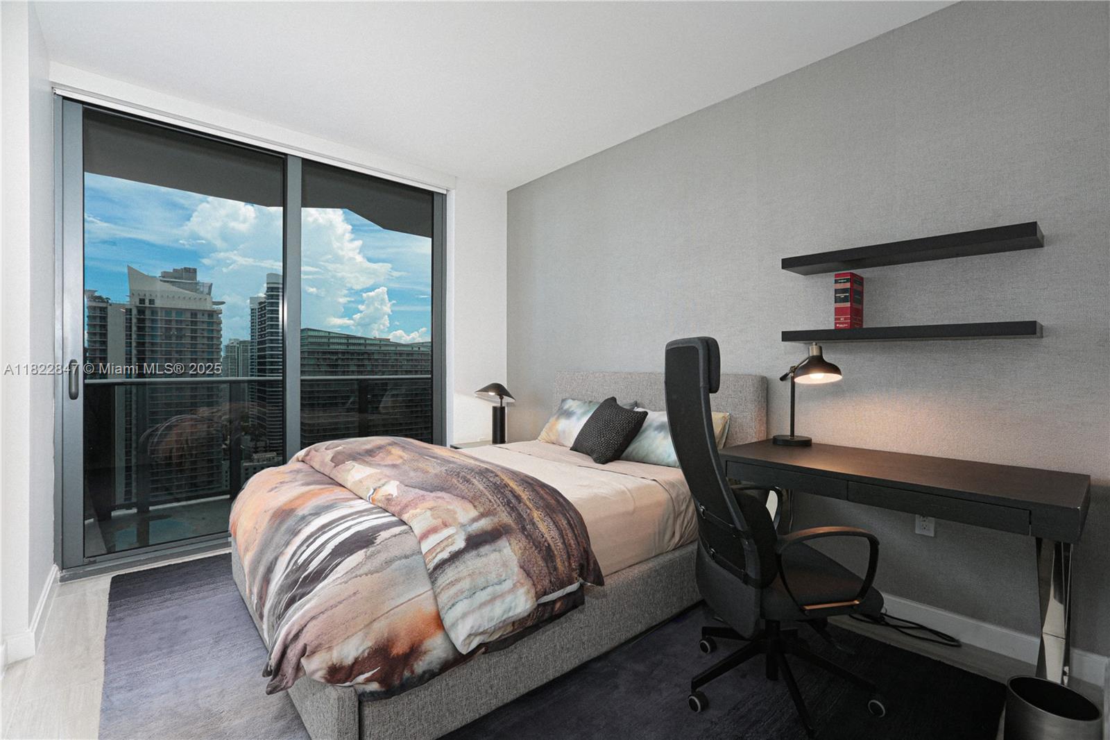 45 SW 9th St #3403, Miami FL 33130