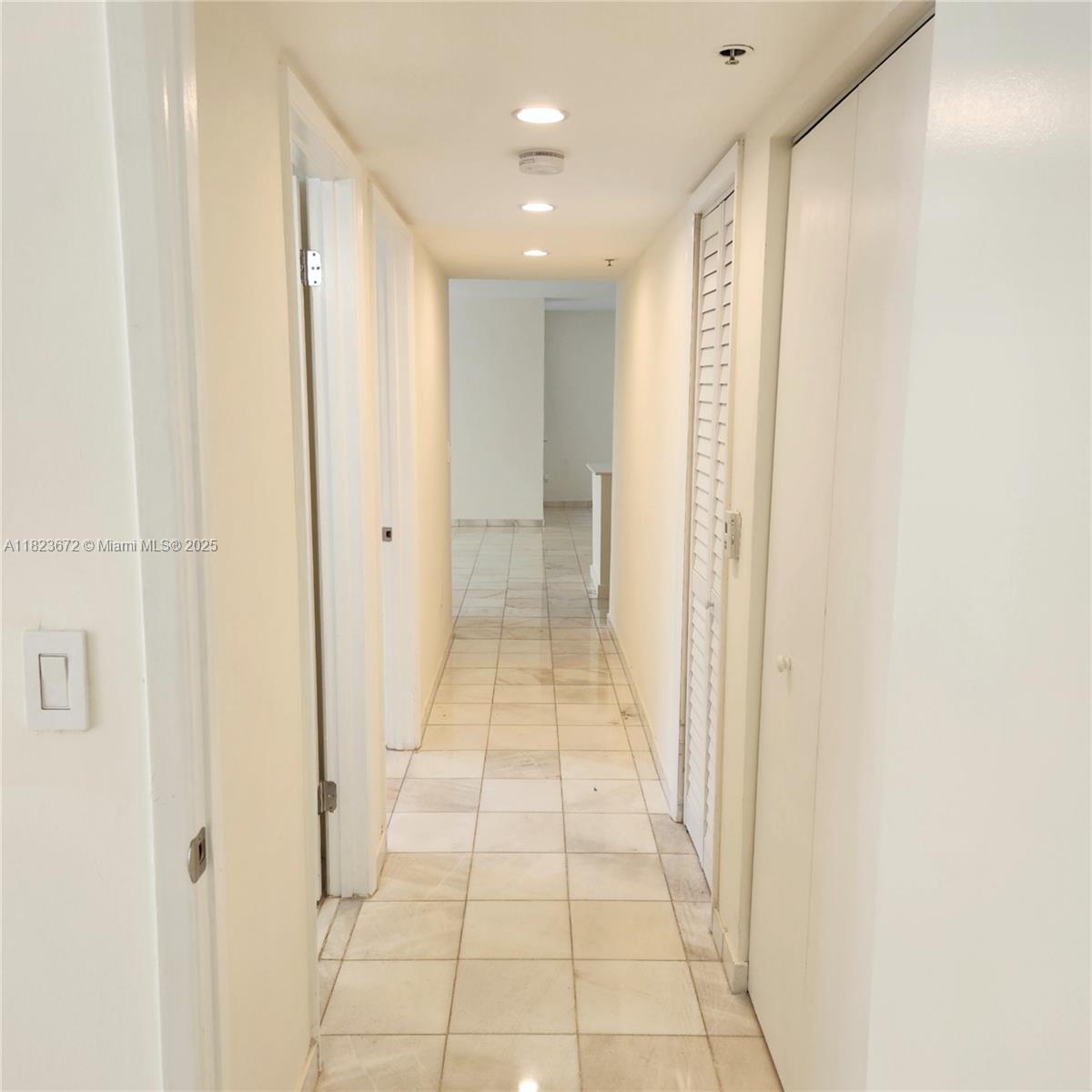 Aventura FL 33180 - A11823672
