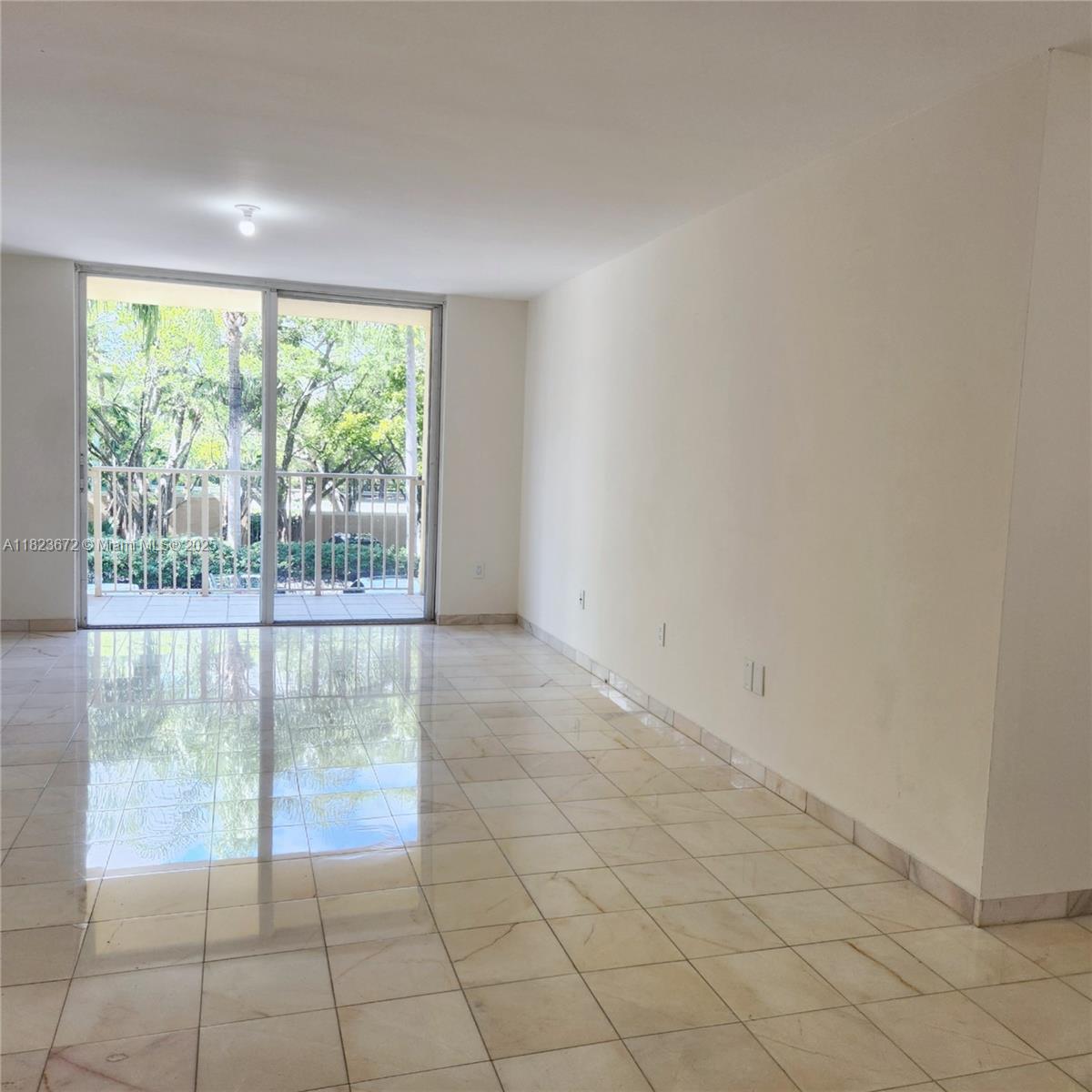 Aventura FL 33180 - A11823672