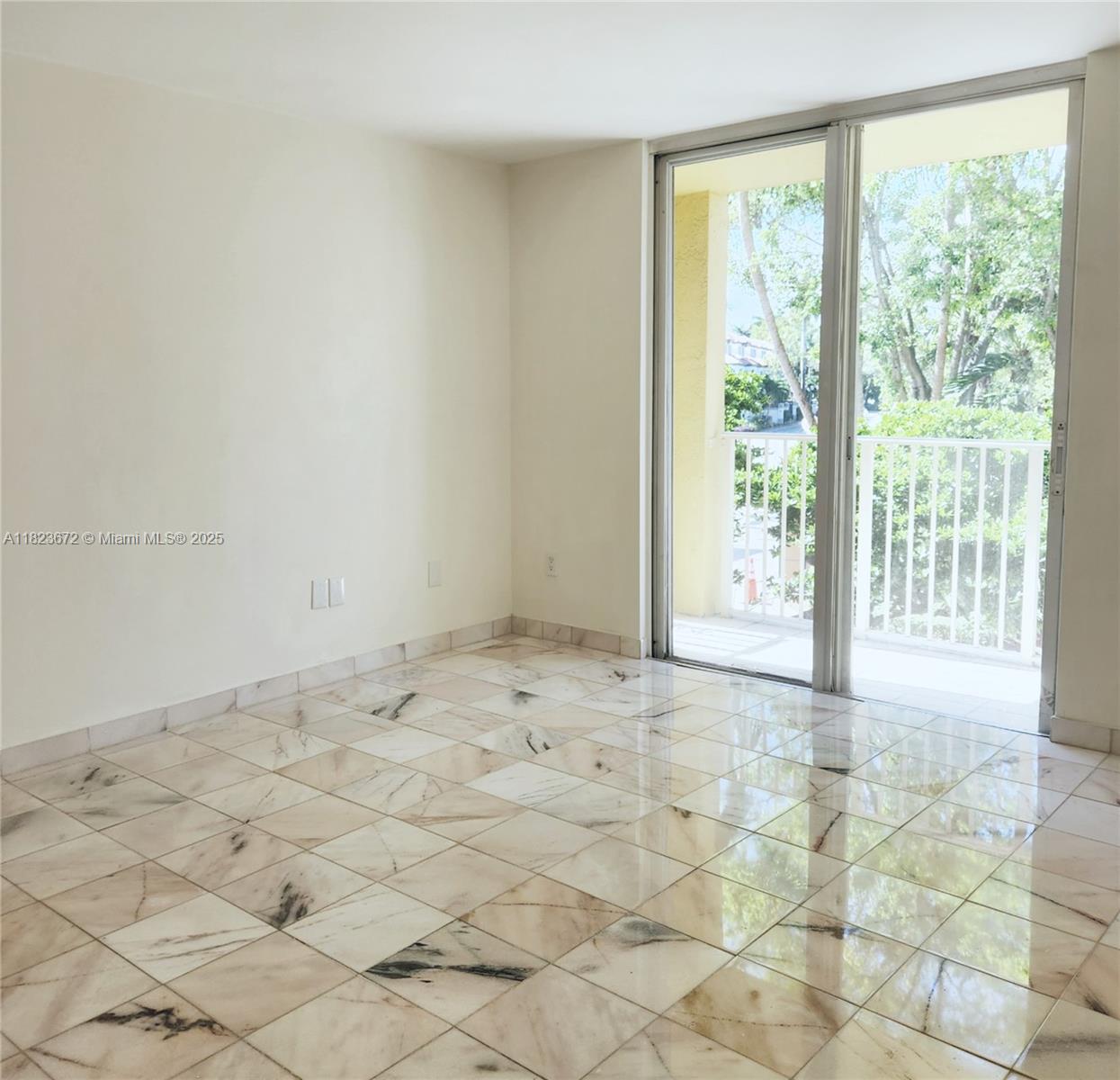 Aventura FL 33180 - A11823672