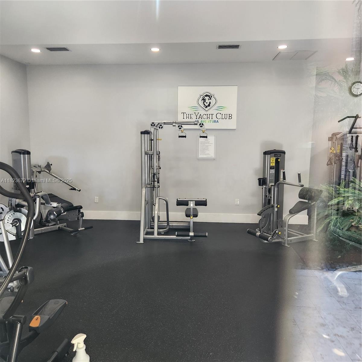 Aventura FL 33180 - A11823672