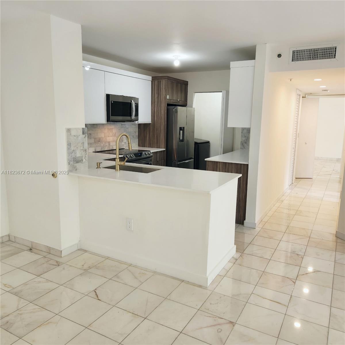Aventura FL 33180 - A11823672