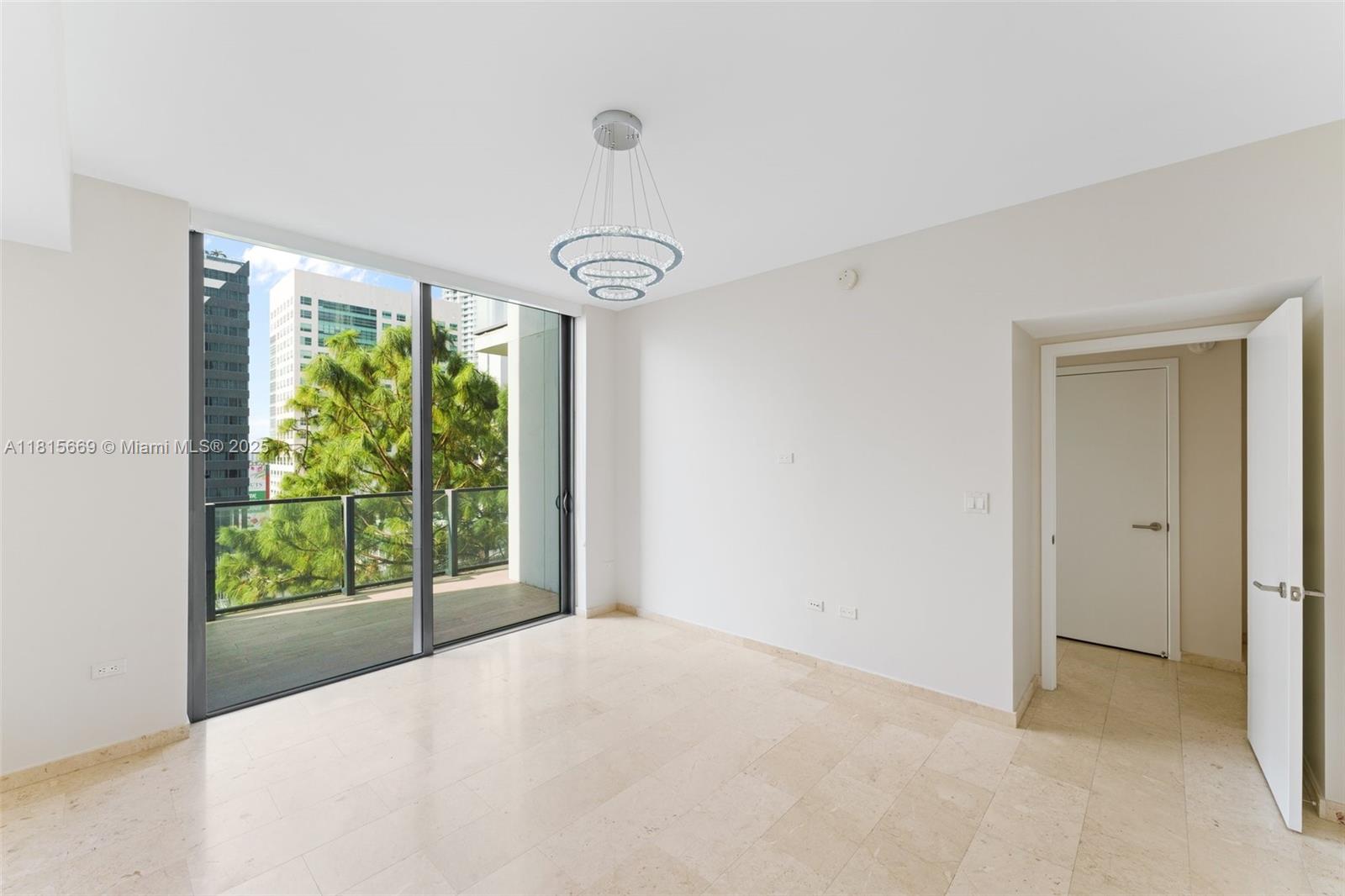 88 SW 7th St #712, Miami FL 33130