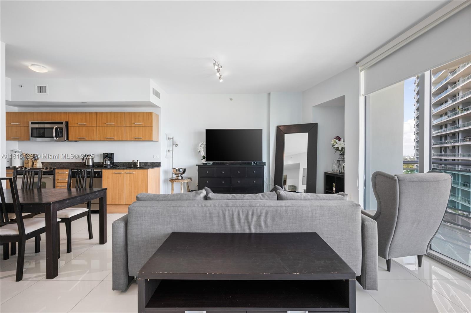 350 S Miami Ave #2815, Miami FL 33130