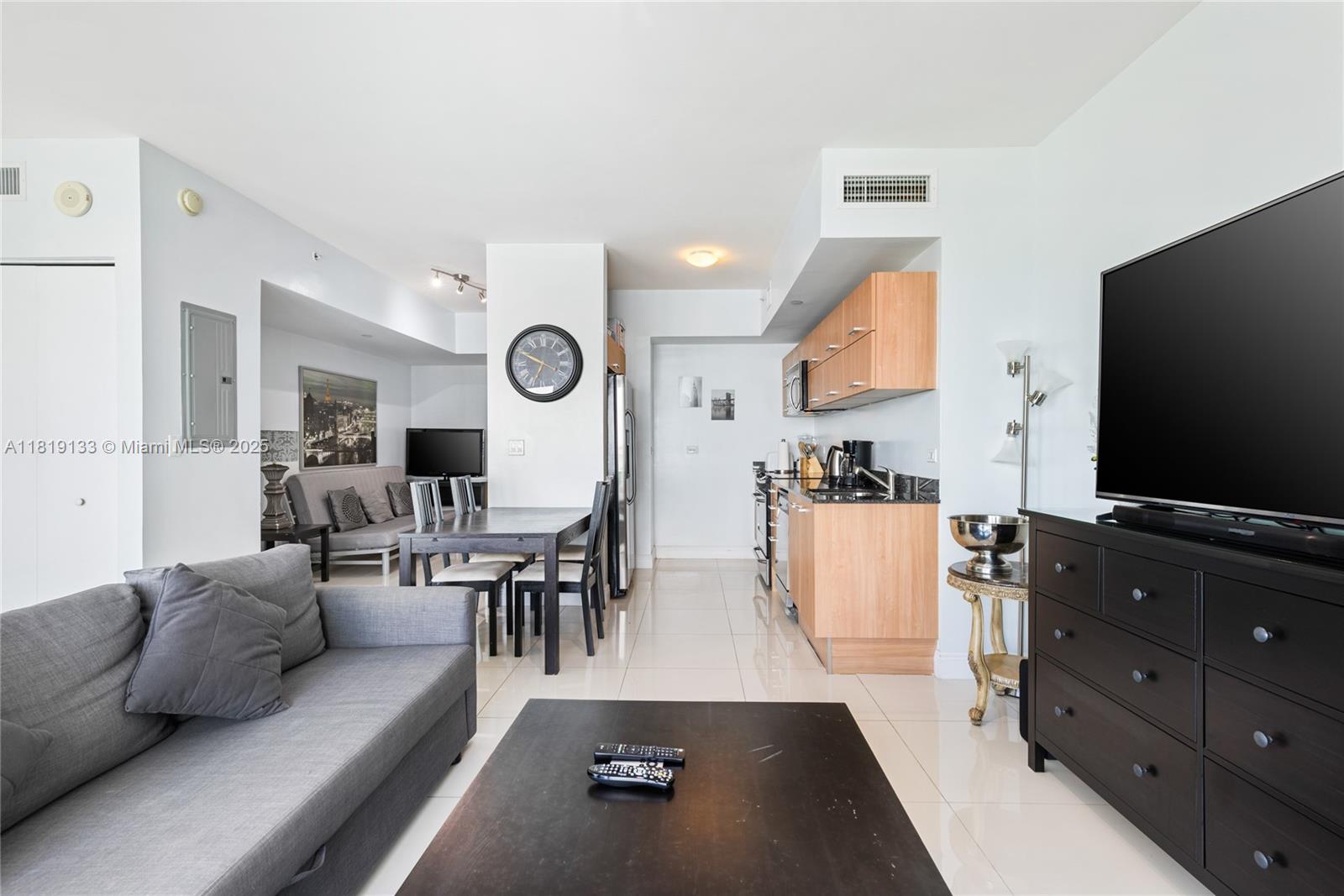 350 S Miami Ave #2815, Miami FL 33130