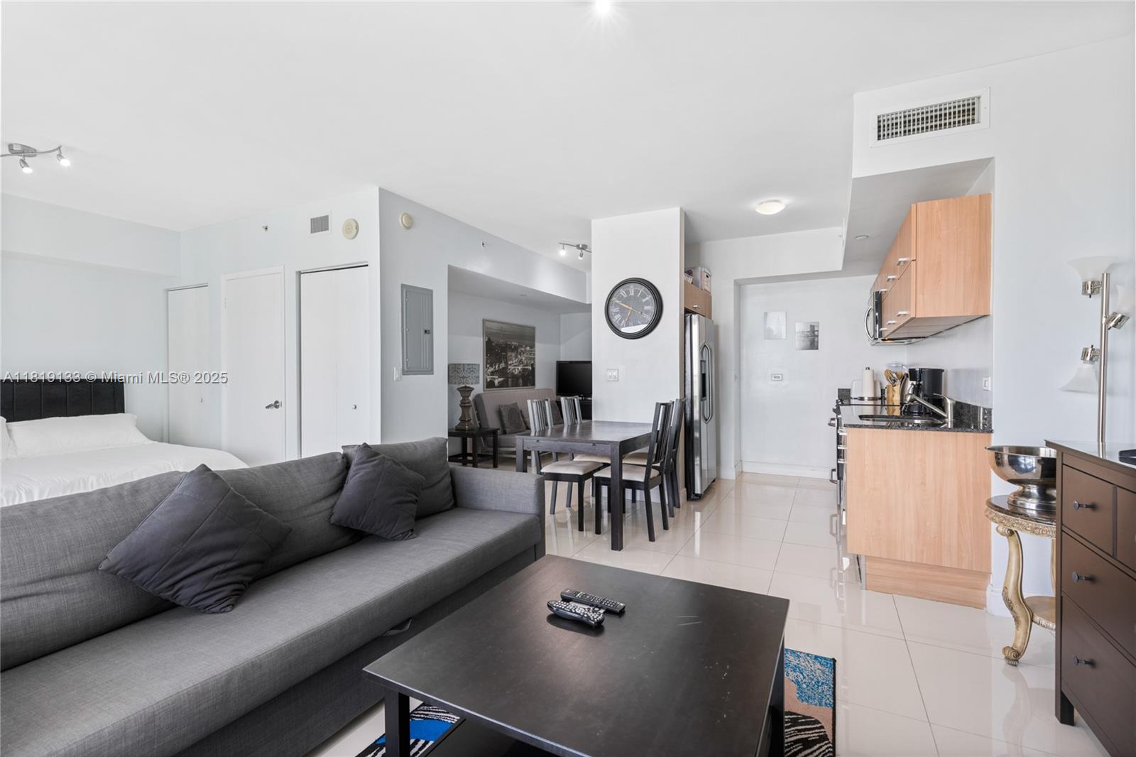 350 S Miami Ave #2815, Miami FL 33130