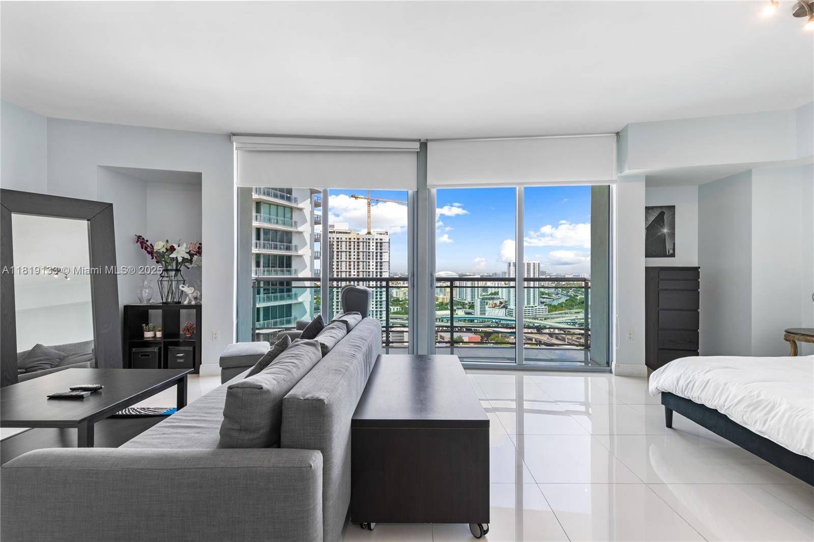 350 S Miami Ave #2815, Miami FL 33130