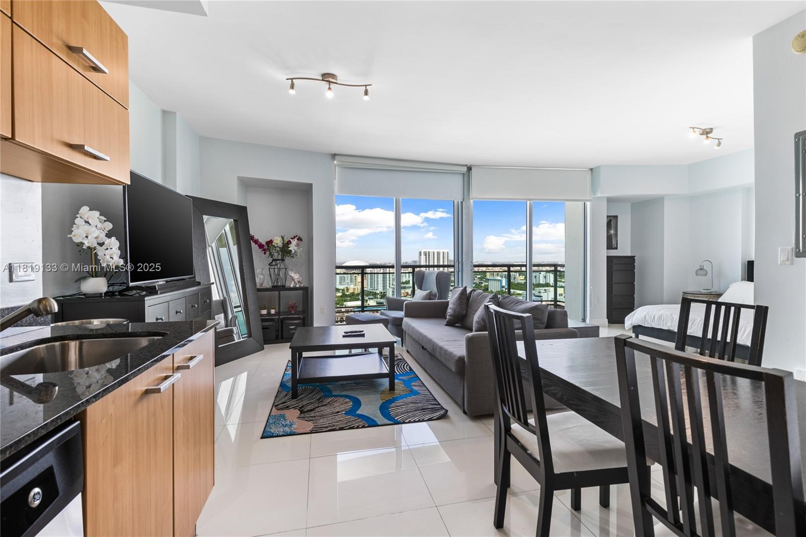 350 S Miami Ave #2815, Miami FL 33130