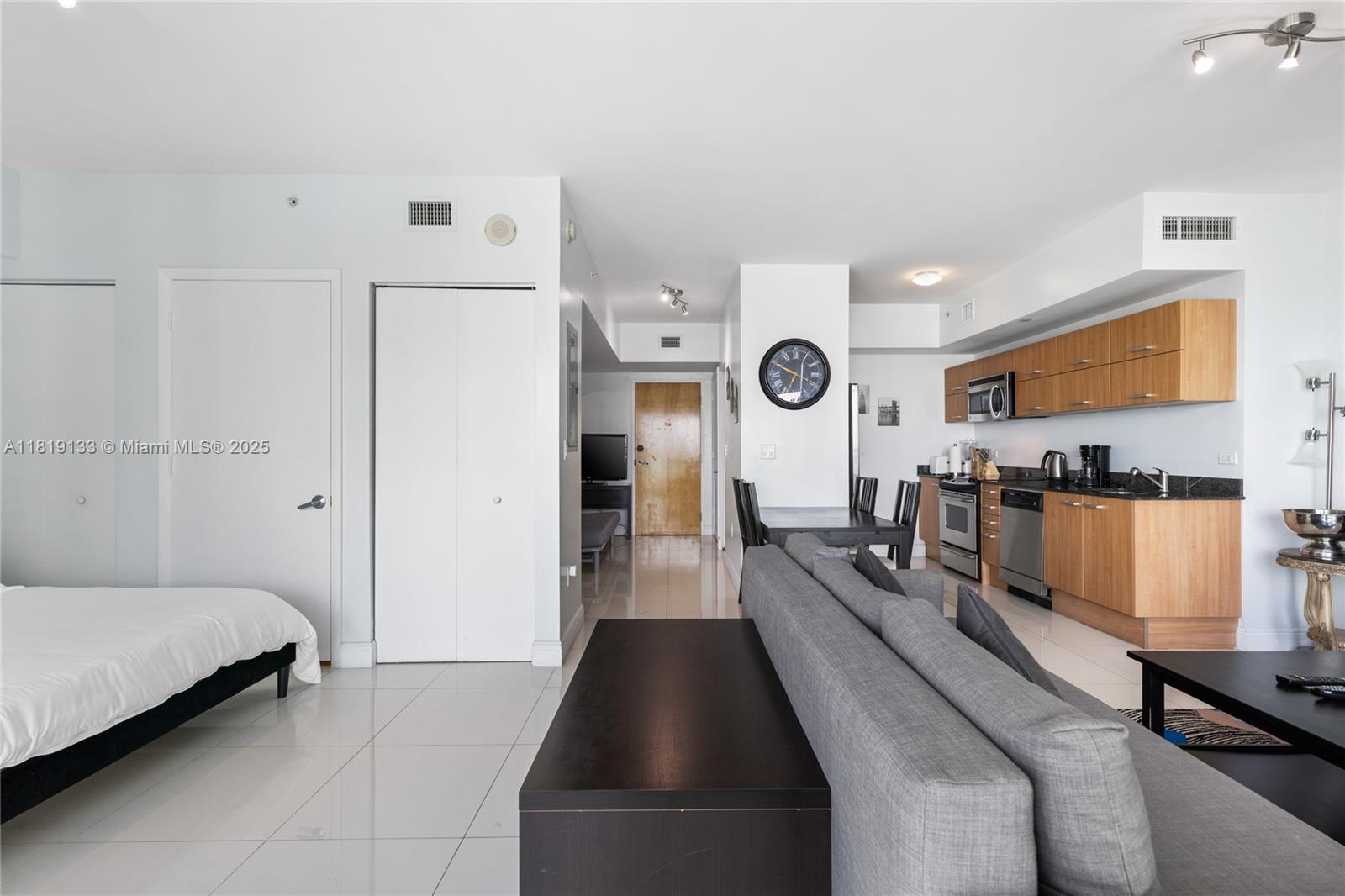 350 S Miami Ave #2815, Miami FL 33130