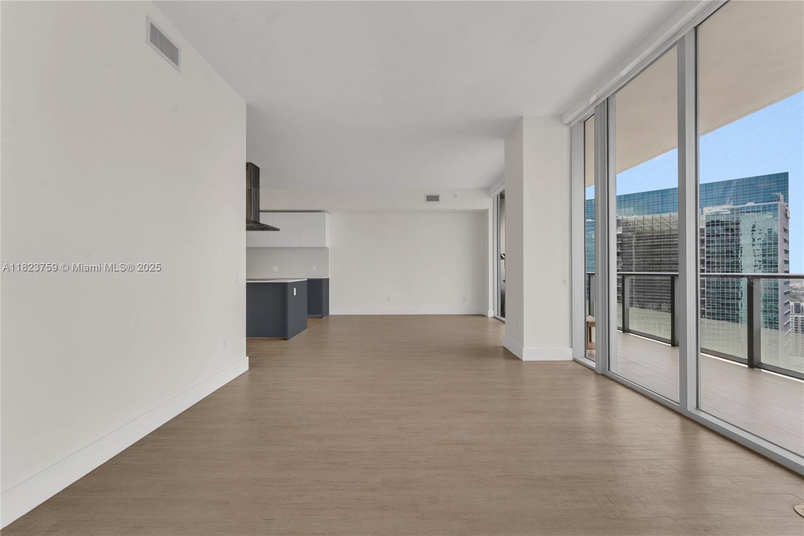 1300 Brickell Bay Dr #3904, Miami FL 33131