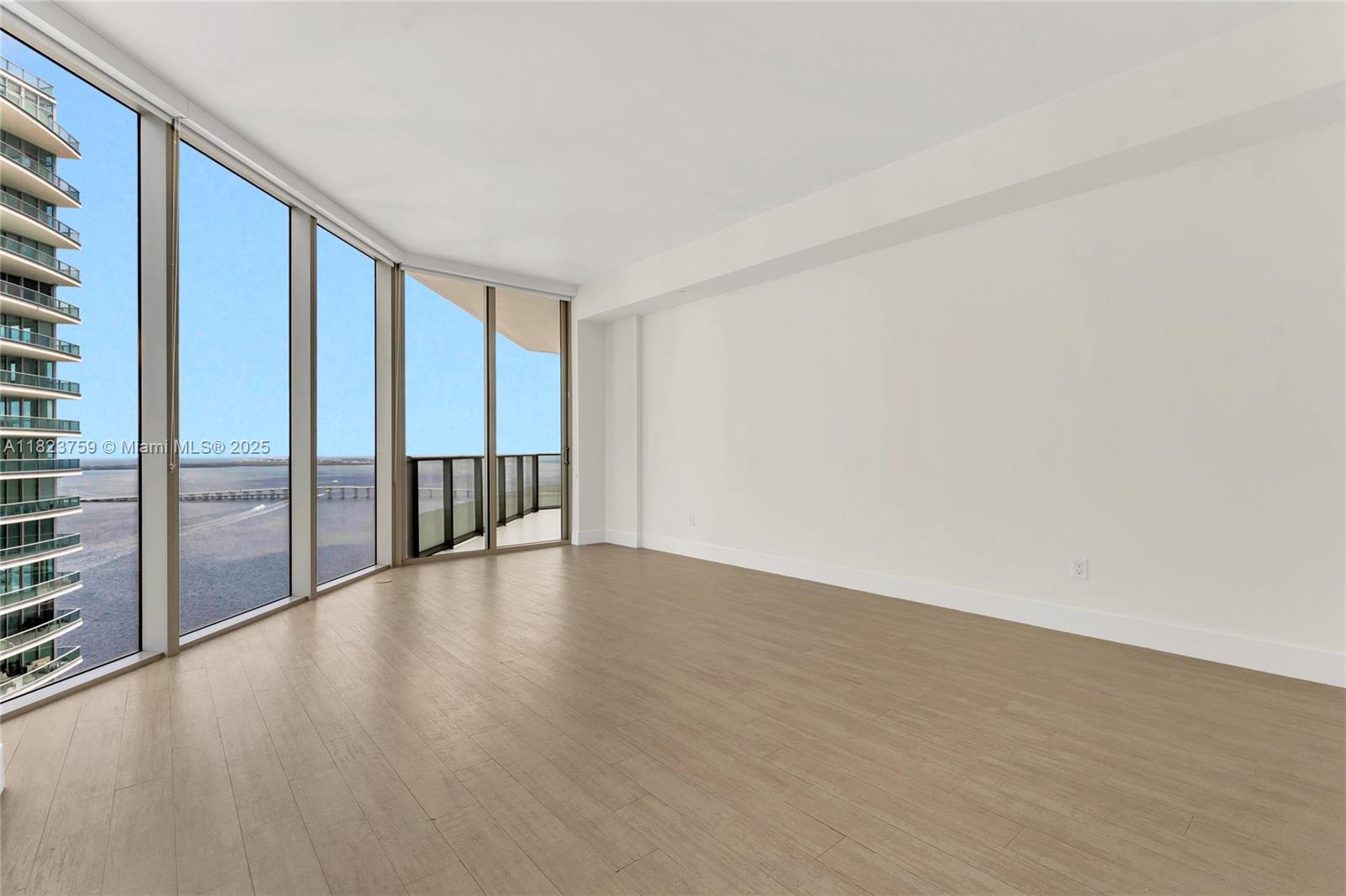 1300 Brickell Bay Dr #3904, Miami FL 33131