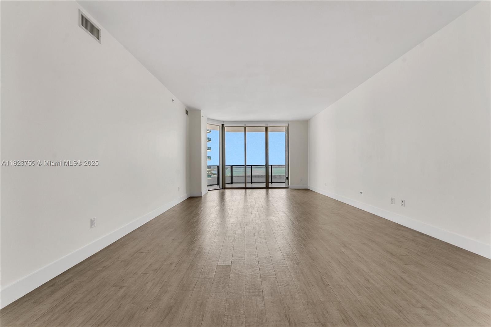 1300 Brickell Bay Dr #3904, Miami FL 33131