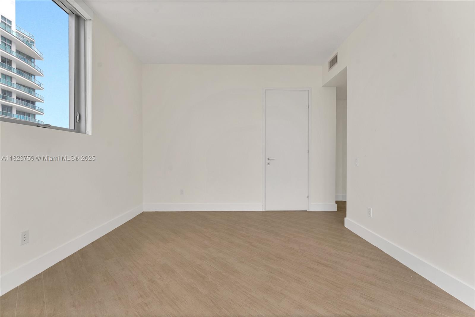 1300 Brickell Bay Dr #3904, Miami FL 33131