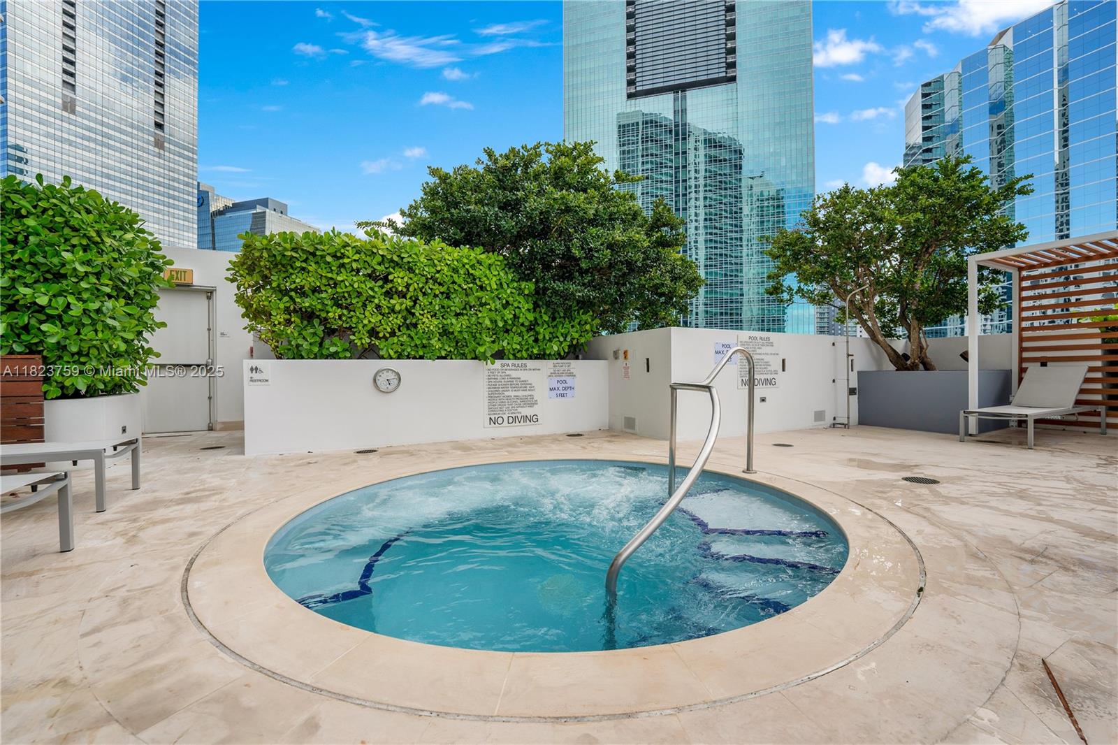 1300 Brickell Bay Dr #3904, Miami FL 33131